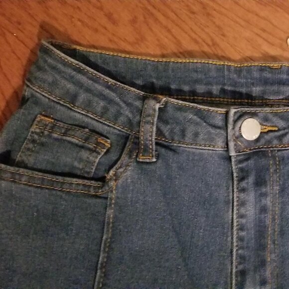 TALL SHEIN flare stretch jeans, size 28 - Picture 2 of 8